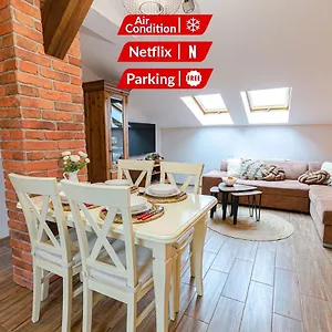 https://bronowicka-premium-apartment-52m2-with-private-parking.krakowhotelspoland.com